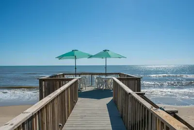 Image de Oceanfront, Game Rm, Heated Pool, 2 Hot Tubs, Deck, Fully Loaded, Patio