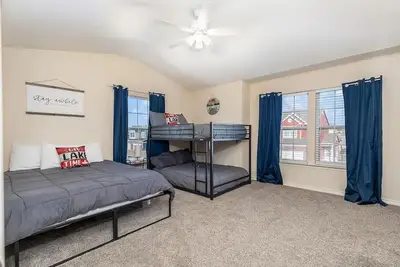 Image de Monkey Island Getaway - Cozy 2br Condo w/ Pool & Lake access