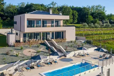 Image de Luxury Villa Callista with a heated swimming pool and gym