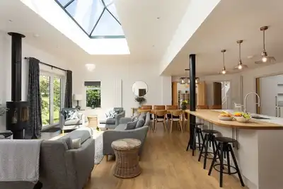 Stunningly Spacious Farm House + Annexe - 7 Beds