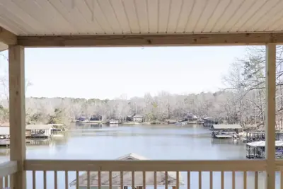 Image de Lake Harding Getaway-Near Auburn & Ft. Benning-Private Dock-3mi to Everything!