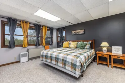 Image de Full Retreat 2 Motel Style Rooms l 4 beds | Noon CheckIn