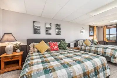 Image de Cozy King + Queen Suite | Near Golf, Lake & Marina