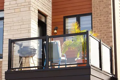 Image de Lakeside Townhouse with Mediterranean Flair