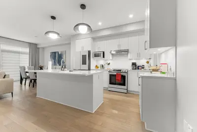 Image de Bliss Modern Luxury 3 Bed Entire Family-Friendly Townhome + Free Parking.