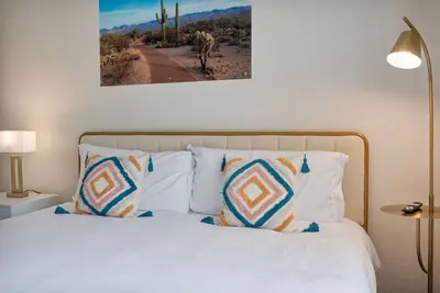 Image de Luxury 2b2b Tempe Free Parking and Arcade