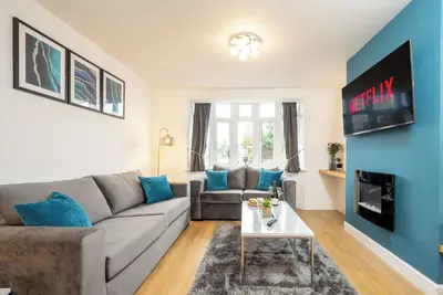 Image de Luxury 5 Bed House With Parking & Garden In The Heart of Shirley Solihull