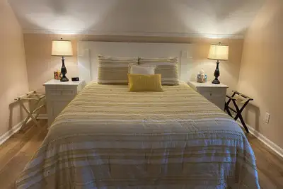 Image de Charming Garden Loft within walking distance of historic downtown Warrenton