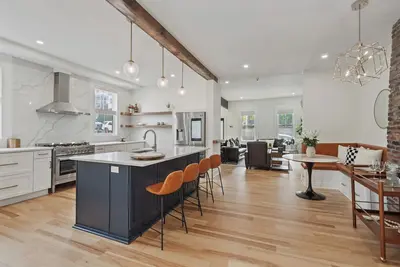 Image de 3br Stylish Retreat, Minutes from Downtown Pittsburgh, Free 3-Car Parking