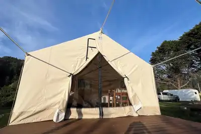 Image de Glamping tent on the river.