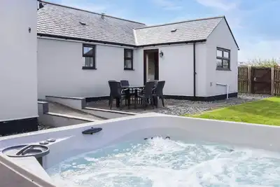 Image de 3 bedroom accommodation in Rhostrehwfa Nr Llangefni
