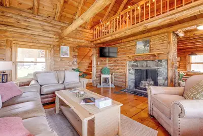 Image de Near Trails, Lakes & Slopes: Cabin in Walpole!