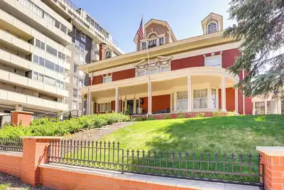 Historic French Consulate! Cap Hill Area, Walkable