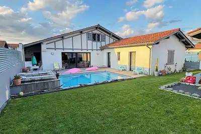 Image de Maison avec piscine, salle de sport et pétanque Lac Marion Hippodrome Biarritz