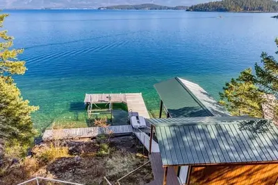 Image de Log Home with Lake Access and Views of the Missions