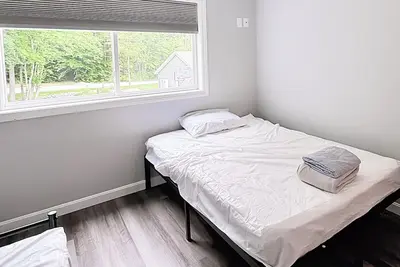 Image de Lakefront  3-bedroom Duplex  on Lake Winnisquam, docks, Beach, WiFi, Ac. \nB2A