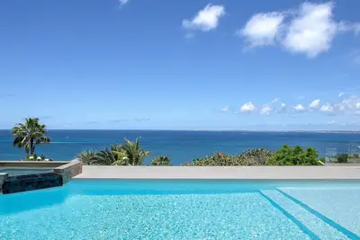 Image de une vue féérique et panoramique sur la mer