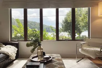 Image de Modern lake house in the catskills