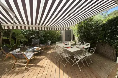 Image de Le charme de Sanary Portissol  à 100 m de la plage, Jardin, garage, climatisation. . .