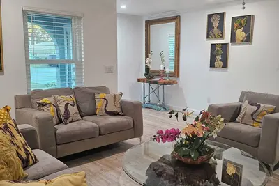 Image de Charming 3-bedroom cottage in delightful Naples with WiFi, Ac