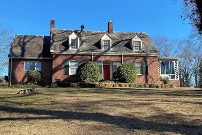 Image de Historic Brookehill Downtown Cartersville 4 bedrooms near Lakepoint