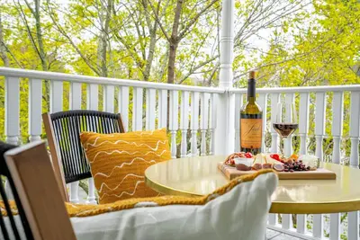 Image de 6br Sleeps 16 w/ Balcony 10 mins to Downtown