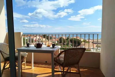 Image de T2 face mer avec parking à deux pas de la plage et des commerces -4gal502