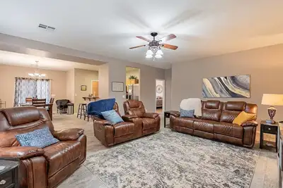 Image de Large 3 Bedroom Home On Golf Course W/ Pool