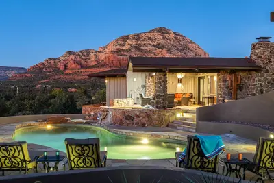 Image de Coyote Pass & Guest House, Curated Estate, Pool, Views!