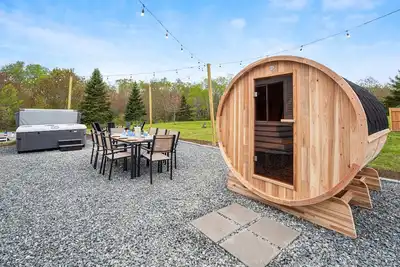 Image de Hot tub-Sauna-Game Room-Fire pit-Close to Acadia/Bar Harbor!