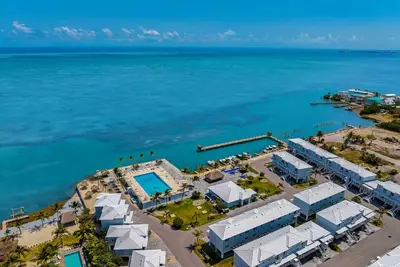 Ocean Isles Yellowtail Row