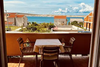 Image de Garçonnière avec la terrasse et la vue sur le mer Vidalici, Pag (As-24330-a)