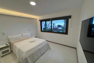 Image de 2 Bedroom Apartment In The Center Of The Island With Terrace