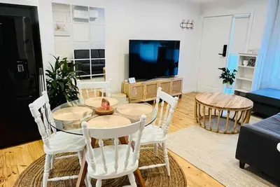 Image de Cosy Modern Retreat with Courtyard and Parking