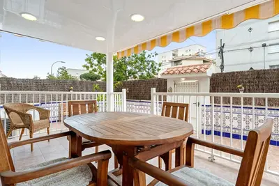Image de Maison avec terrasse et parking Ă 150m plage