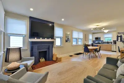 Image de Queen City Blue- Historic Charmer Luxurious Living