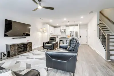 Image de 7 Mi to Dtwn: Sleek Retreat in Atlanta!
