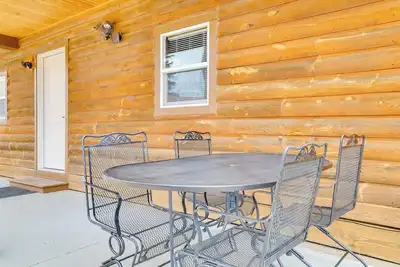 Image de 14 Mi to Mississippi River: Rural Cochrane Retreat