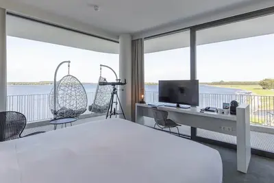 Image de Relaxing Double Room with Lake View | Ideal for Exploring Historical Middelburg