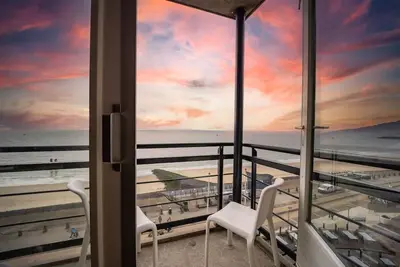 Image de Recharge by the Sea with Sauna Access! Free Breakfast Onsite!