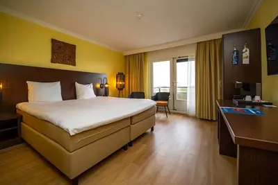 Image de Urban Comfort Meets Coastal Relaxation! Free Breakfast, Sea View!