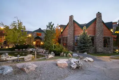 Image de Relaxing Retreat w/ Free Parking, Pet-Friendly & Year-Round Activities