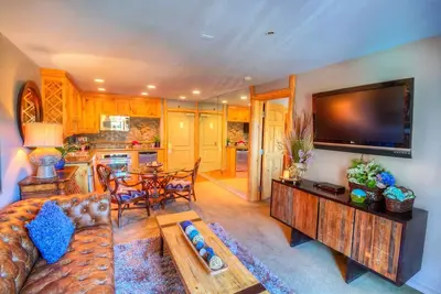 Image de Scenic Getaway: Pets Welcome, Game Lounge, Free Parking & Outdoor Adventure