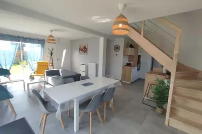 Image de A 1. 3km de la mer et 600 mètres du bourg, maison neuve dans un hameau au calme.