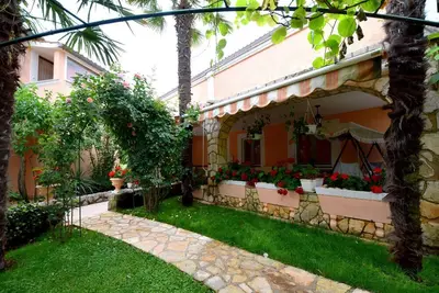 Image de Maison de vacances Malinska pour 1 - 6 personnes avec 3 chambres à coucher - Maison de vacances