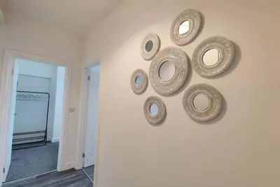 Image de 2 Bed Apt, Fully Equipped kitchen, Parking