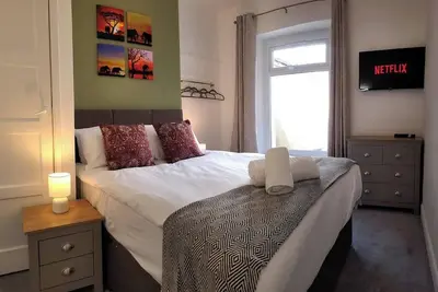 Image de 3 Double Rooms, 4 Bedrooms, Parking