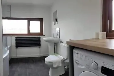 Image de 3 Double Beds, 4 Rooms, Sleeps 8