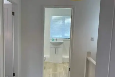 Image de Byng! This one's for you - Tv in Every Bedroom!