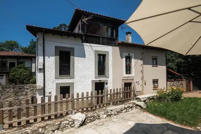 Image de Tranquil farmhouse with WiFi in charming Bricia